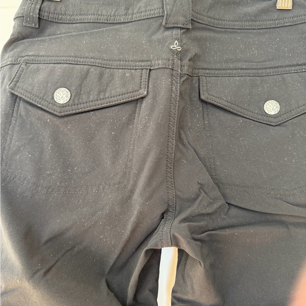 Prana women’s insulated Black Cargo Pants size 6